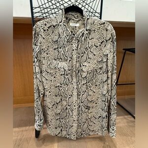 Equipment silk snake print double pocket button down